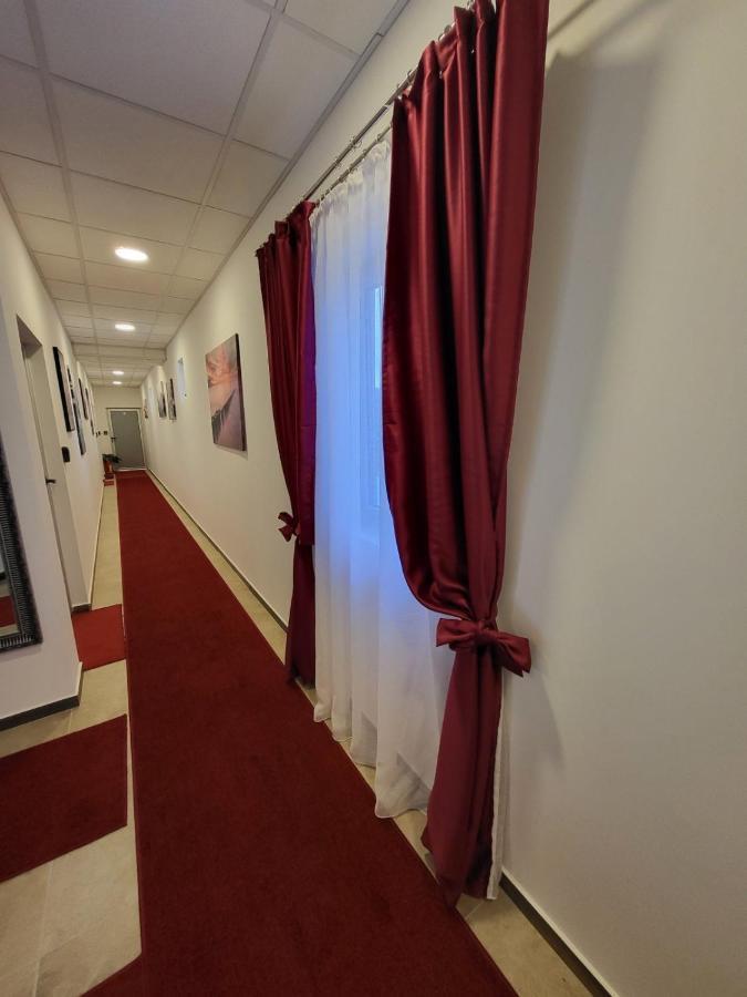 Sky Lux Apartmani Surcin Exterior photo