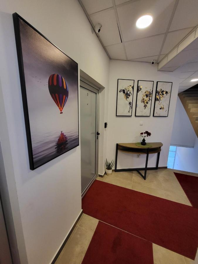Sky Lux Apartmani Surcin Exterior photo